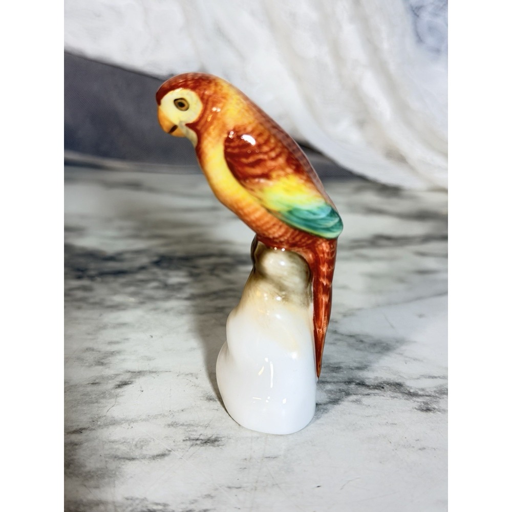 Hungarian Hungary Herend 2-3/4" Porcelain Parrot Perched Bird Figurine (A3157)